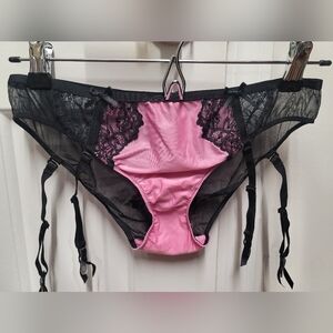 Victoria's Secret Pink and Black Sheer Lace Bikini Panties (M) - NWT
